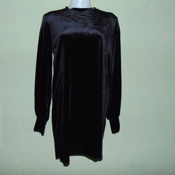 Zara Dresses & Skirts - Black Zara Velour Long Sleeve Dress (8)